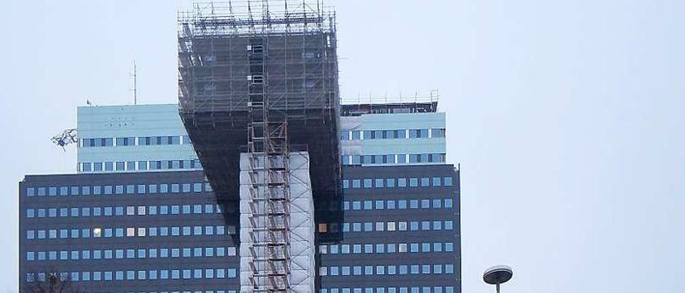 Dauerbaustelle. Das ehemalige Philips-Hochhaus wird – ganz allmählich – zum Hotel der spanischen „Riu“-Kette.