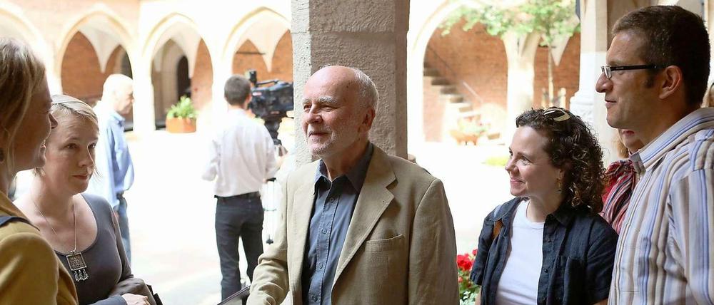 Adam Zagajewski (3.v.r.) an der Krakauer Universität.