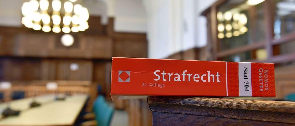 Acht Jahre muss ein Mann hinter Gitter, der seine drei Kinder über Jahre sexuell missbraucht hatte.