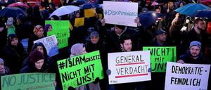 Demonstration gegen das neue Islam-Gesetz in Österreich. 
