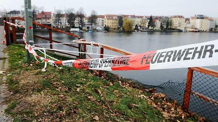 Der Unfallort wurden nach dem Unglück behelfsmäßig abgesperrt.