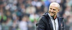 Thomas Schaaf, 53, stand rund 35 Jahre in Diensten von Werder Bremen. Als Trainer wurde er 2004 Meister und holte dreimal den nationalen Pokal. Seit dieser Saison ist er Trainer bei Eintracht Frankfurt.