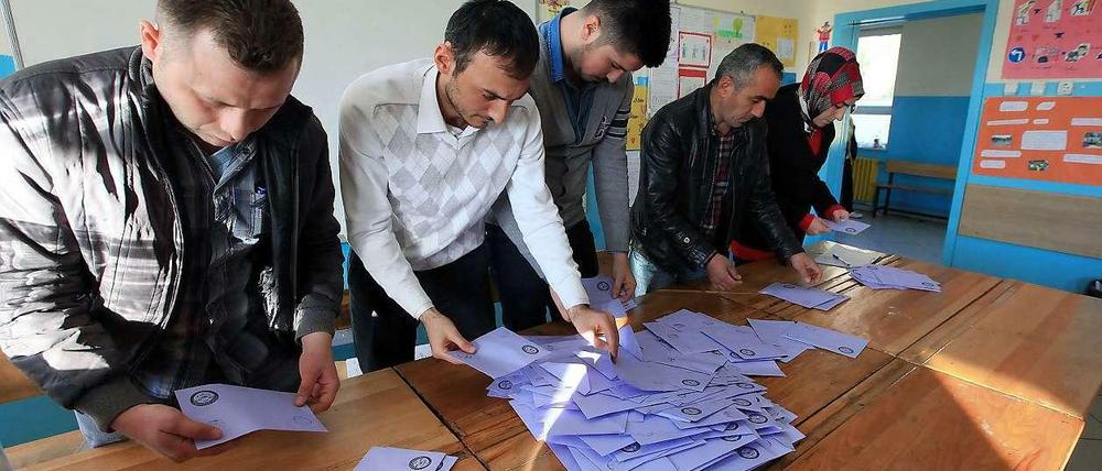 Jetzt wird ausgezählt: Die Wahllokale in der Türkei haben um 17 Uhr geschlossen.