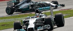 Lewis Hamilton und Nico Rosberg holten sich in Malaysia den Doppelsieg.