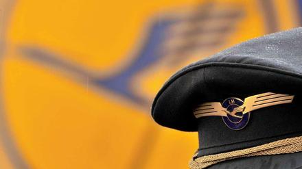 Die Piloten der Lufthansa fordern mehr Geld und eine bessere Absicherung im Alter.