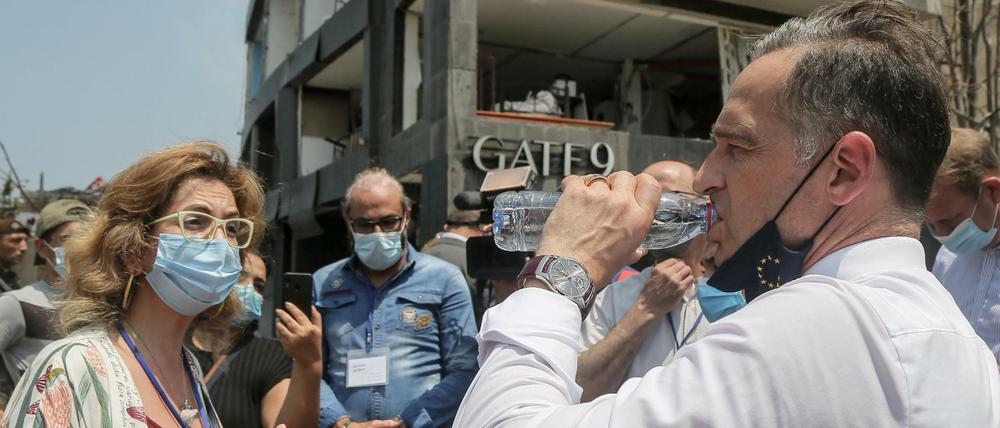 Außenminister Heiko Maas machte sich bei seiner Reise in den Libanon am 12. August ein Bild von den Explosionsschäden im Beiruter Viertel Karantina.