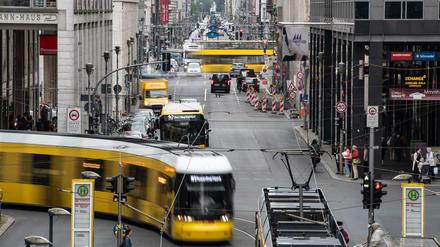 Die Friedrichstraße wird vom 21. August bis Ende Januar abschnittsweise für den Autoverkehr gesperrt.