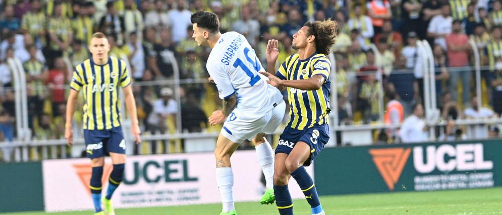 Der ukrainische Fußball-Rekordmeister setzte sich am Mittwochabend in Istanbul mit 2:1 nach Verlängerung durch.