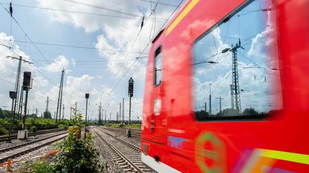 Das 9-Euro-Ticket läuft noch bis Ende August. Den Bahngewerkschaften reicht das.