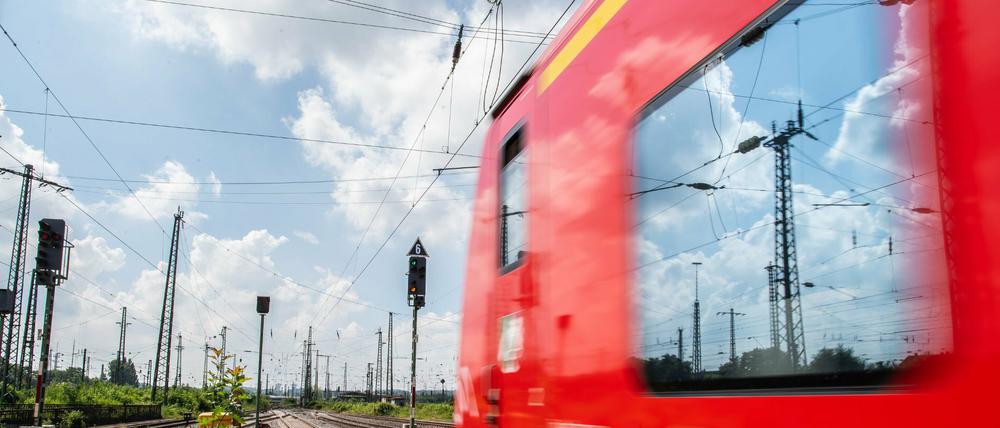 Das 9-Euro-Ticket läuft noch bis Ende August. Den Bahngewerkschaften reicht das.