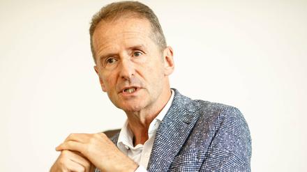 Hat erst kürzlich seinen Vertrag verlängert - und hat deshalb Anspruch auch viel Geld: Ex-VW-Chef Herbert Diess.