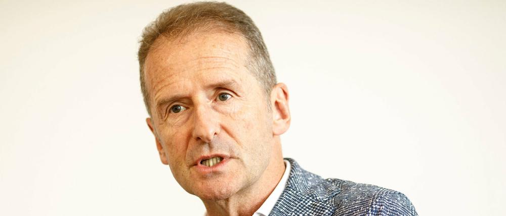 Hat erst kürzlich seinen Vertrag verlängert - und hat deshalb Anspruch auch viel Geld: Ex-VW-Chef Herbert Diess.