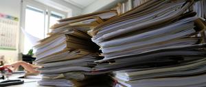 Für viele Behörden inzwischen ein wahrer Akt: die Beantwortung parlamentarischer Anfragen.