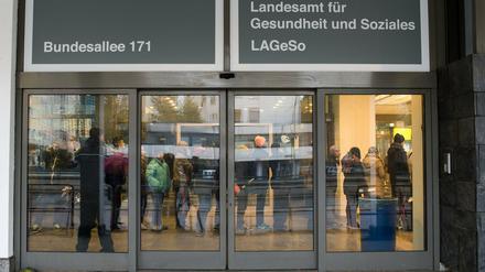 Lageso-Außenstelle in der Bundesallee, neue Anlaufstelle für Flüchtlinge in Berlin.