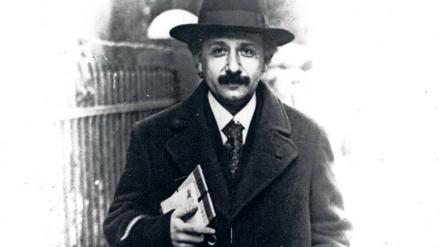 Albert Einstein in Berlin, Bayerisches Viertel, Schöneberg.