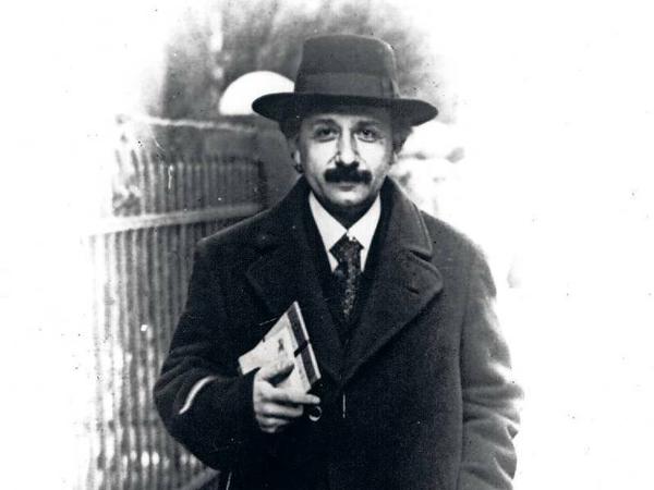 Albert Einstein in Berlin, Bayerisches Viertel, Schöneberg.