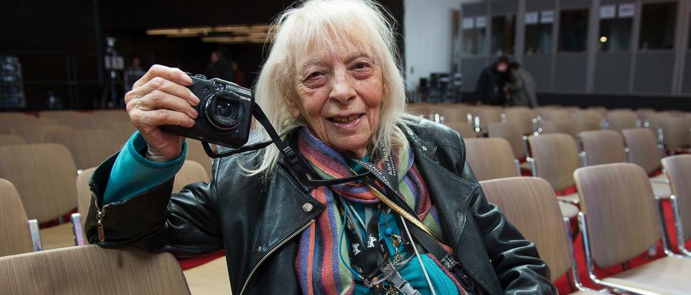 Berlinale-Fotografin Erika Rabau in ihrer legendären Ledermontur.