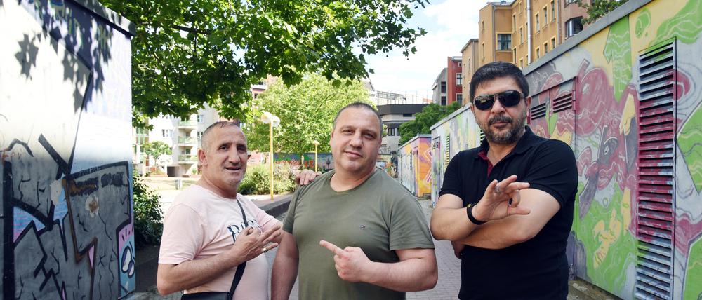 Sinan und Muzaffer „Muci“ Tosun und Soner Arslan (von links), ehemalige Mitglieder der 36 Boys.