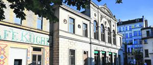 Auf dem Gelände der historischen Heilquelle befindet sich heute die Bezirksbibliothek Luisenbad.