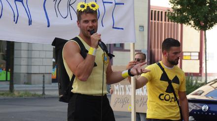 Demonstration für die Weiternutzung von Atomstrom.