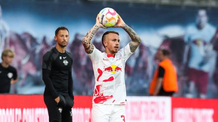 Einer geht noch weg? Womöglich wird Leipzigs Trainer Tedesco (l.) bald auf Angelino verzichten.
