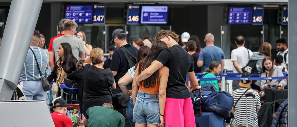 Bald erst nach dem Flug zahlen? Die vielen gestrichenen Verbindungen könnten dazu führen.