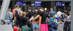 Bald erst nach dem Flug zahlen? Die vielen gestrichenen Verbindungen könnten dazu führen. 