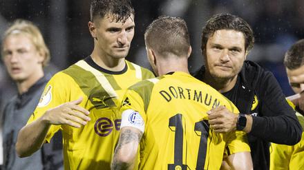 Edin Terzic (rechts) ist zum zweiten Mal Cheftrainer bei Borussia Dortmund.