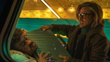 Brad Pitt (r.) hört in „Bullet Train“ auf den Codenamen Ladybug. 
