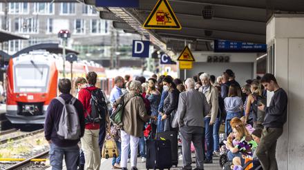 Chaos am Bahnsteig: Wenn die Züge der zweiten Klasse nicht im Abschnitt B, sondern E halten, wird es hektisch.  