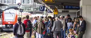 Chaos am Bahnsteig: Wenn die Züge der zweiten Klasse nicht im Abschnitt B, sondern E halten, wird es hektisch.