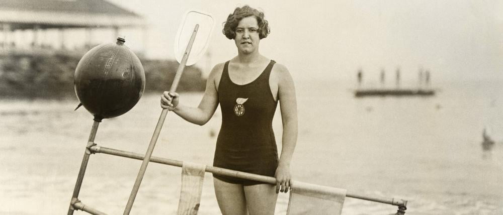 Entgegen aller gesellschaftlichen Konventionen durchschwamm Gertrude Ederle am 6. August 1926 als erste Frau den Ärmelkanal.