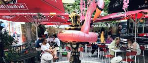 Der Brunnen im Garten der Bar Südblock am Kottbusser Tor in Berlin-Kreuzberg.