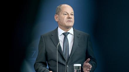 Unangenehme Fragen. „Das wird Scholz’ Kanzlerschaft überschatten“, sagt etwa der Publizist Oliver Schröm.