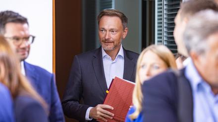 Finanzminister Christian Lindner C im Kanzleramt in Berlin am 27. Juli 2022. Kabinettssitzung in Berlin *** Finance Minister Christian Lindner C at the Chancellery in Berlin on 27 July 2022 Cabinet meeting in Berlin 