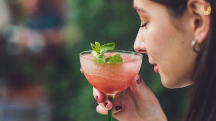 Eiskalt und alkoholisch: Der Drink „Frozé“ ist nun neu auf der Karte des Clärchens Ballhaus