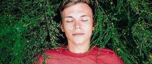 Mit geschlossenen Augen siehst du besser. Ist es nicht auch das, was Byung-Chul Han lehrt?