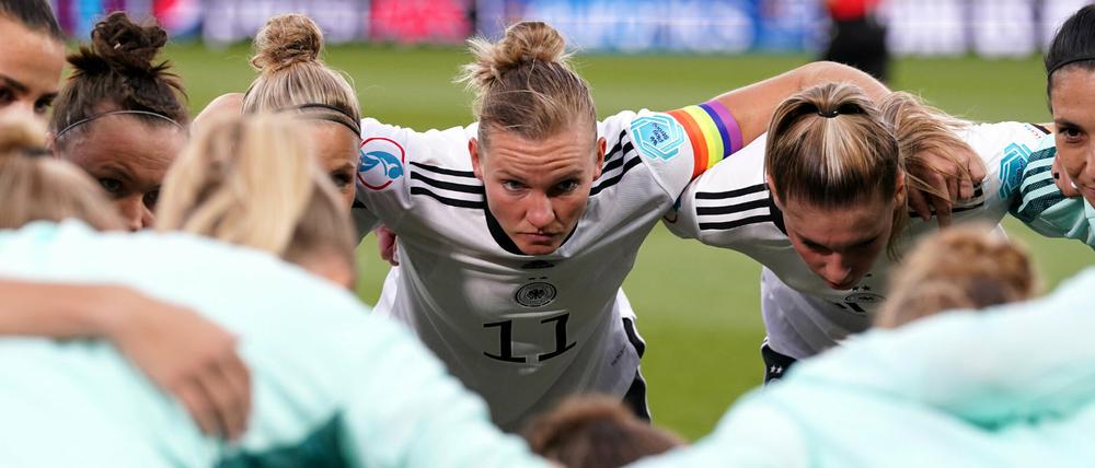 Verschworene Truppe. Die deutsche Elf hat das Finale erreicht.