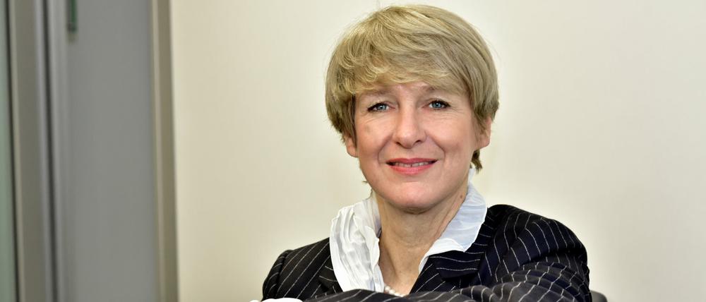 Claudia Große-Leege in den Räumen des VBKI im Ludwig-Erhard-Haus in der Fasanenstraße 85 in Berlin Charlottenburg.