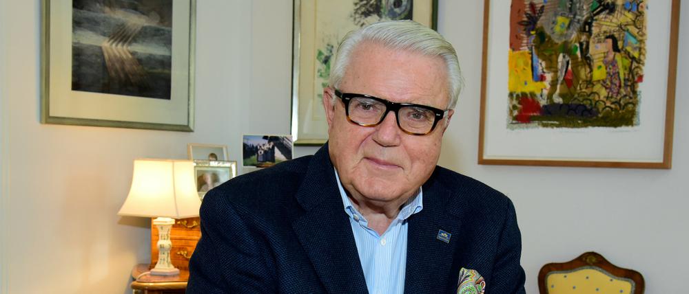 Anwalt, Visionär, Festivalgründer. Werner Martin in seinem Büro in Mitte.