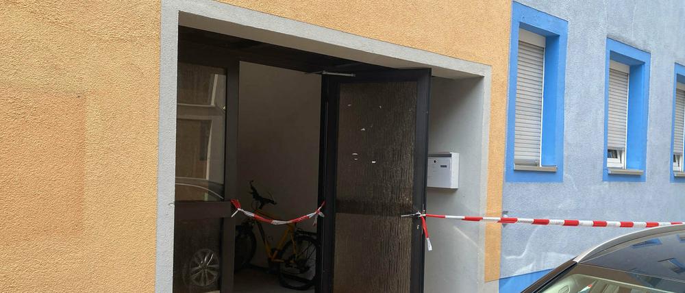 In einem Zimmer in einer Unterkunft in Offenburg sind am Samstag zwei tote Frauen entdeckt worden.