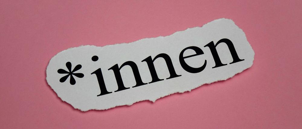 In seinem Eilantrag hatte sich der Vater unter anderem gegen gendergerechte Sprache im Unterricht seiner Kinder ausgesprochen.