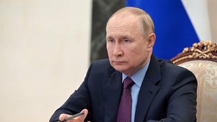 „Wir gehen davon aus, dass es in einem Atomkrieg keine Sieger geben kann und er niemals begonnen werden darf“, entwarnt Putin.