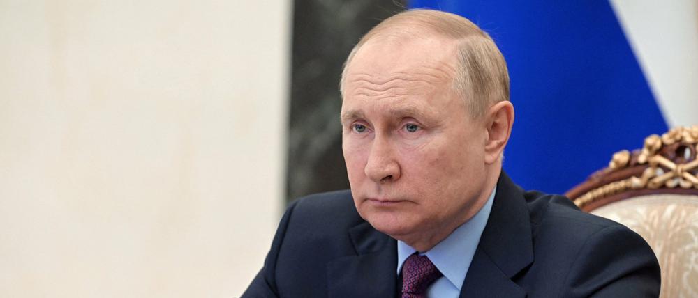 „Wir gehen davon aus, dass es in einem Atomkrieg keine Sieger geben kann und er niemals begonnen werden darf“, entwarnt Putin.