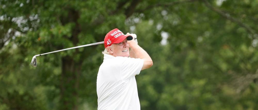 Donald Trump spielt auf seinem Golfplatz in Bedminster – dort ist auch das Grab seiner verstorbenen Ex-Frau Ivana.