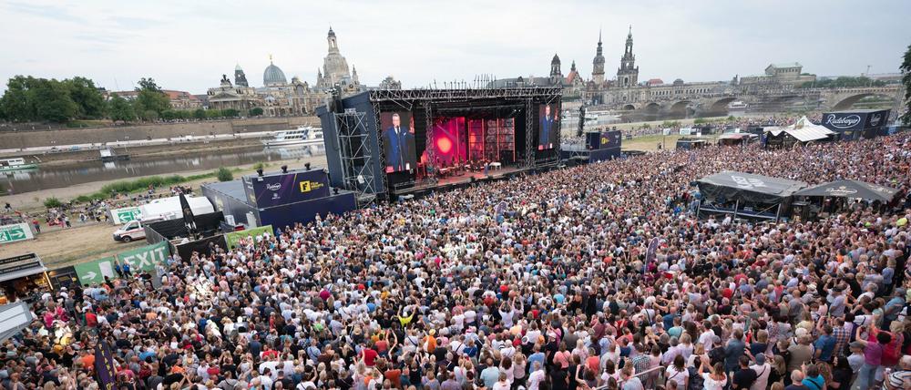 Am Wochenende startete die "Kaisermania", bei der Schlagersänger Roland Kaiser am Elbufer in Dresden auftritt.