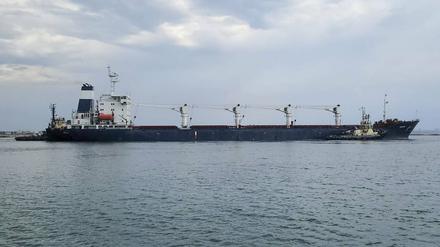 Das erste Schiff mit ukrainischem Getreide verließ den Hafen von Odessa im Rahmen eines international ausgehandelten Abkommens und wird voraussichtlich am Dienstag Istanbul erreichen.
