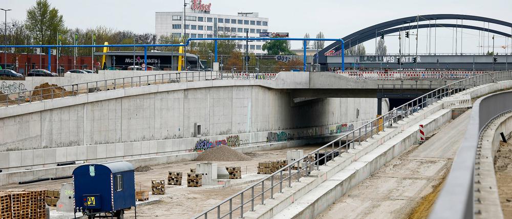 Der 16. Bauabschnitt der A100 Richtung Treptower Park befindet derzeit im Bau.