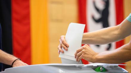 Bei der Berlin-Wahl 2021 gab es in einzelnen Wahllokalen falsche und fehlende Stimmzettel.