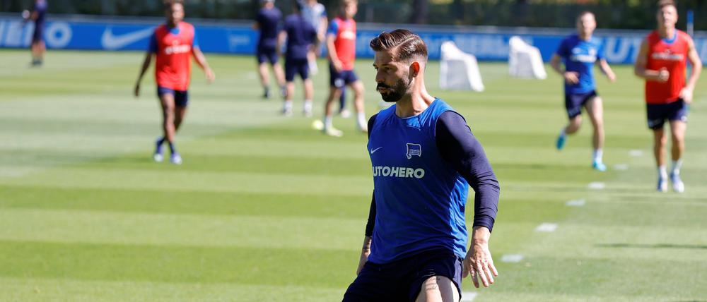 Plattenhardt beim Training am Mittwoch, bevor er sich den Fragen der Presse stellte.